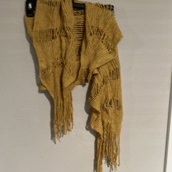 Shell borders - mustard scarf - Picture 2 of 2